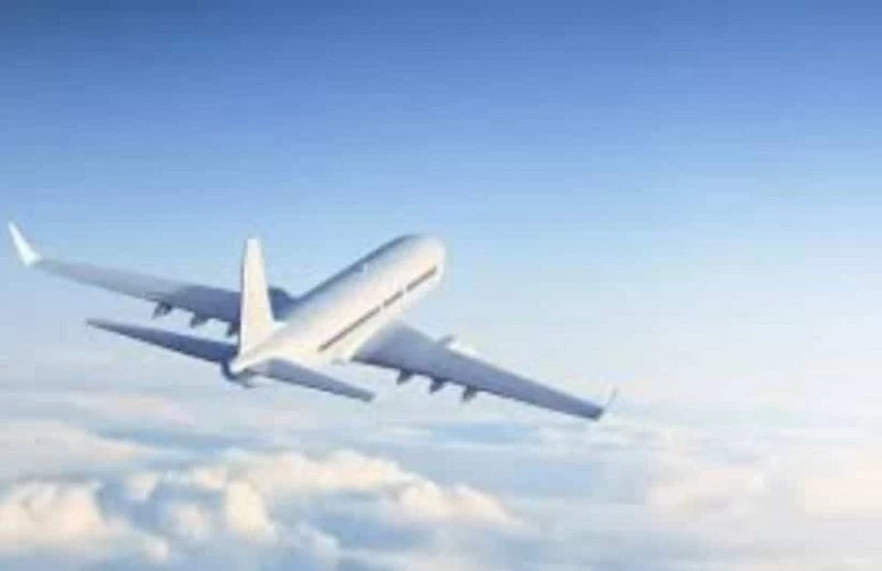 Θρίλερ για στον αέρα για τους επιβάτες σε πτήση με προορισμό το Πουκέτ – Ένας μεθυσμένος άνοιξε την πόρτα του αεροπλάνου